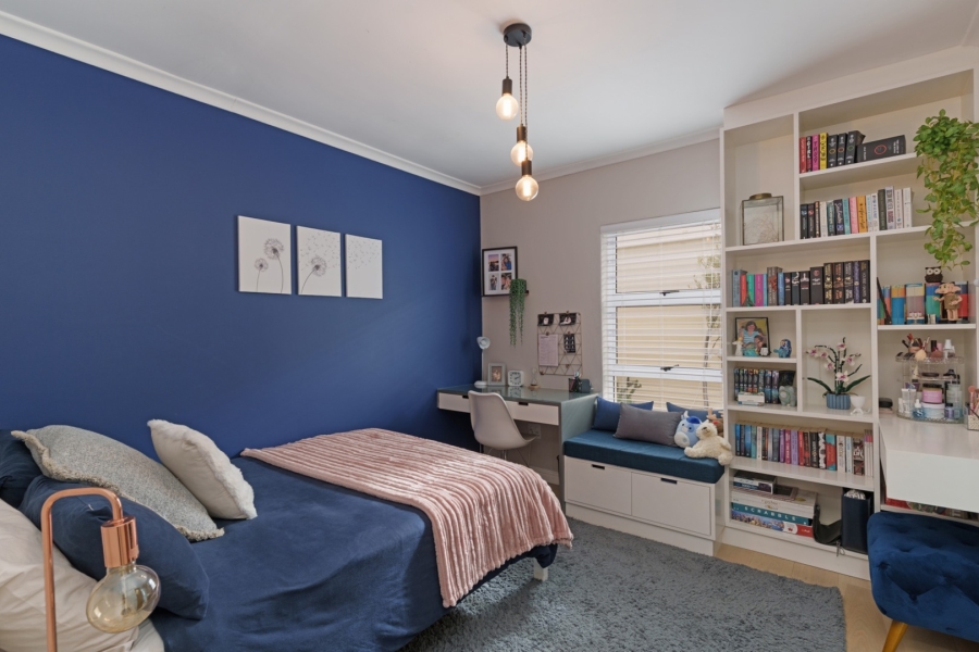 4 Bedroom Property for Sale in Sunningdale Western Cape
